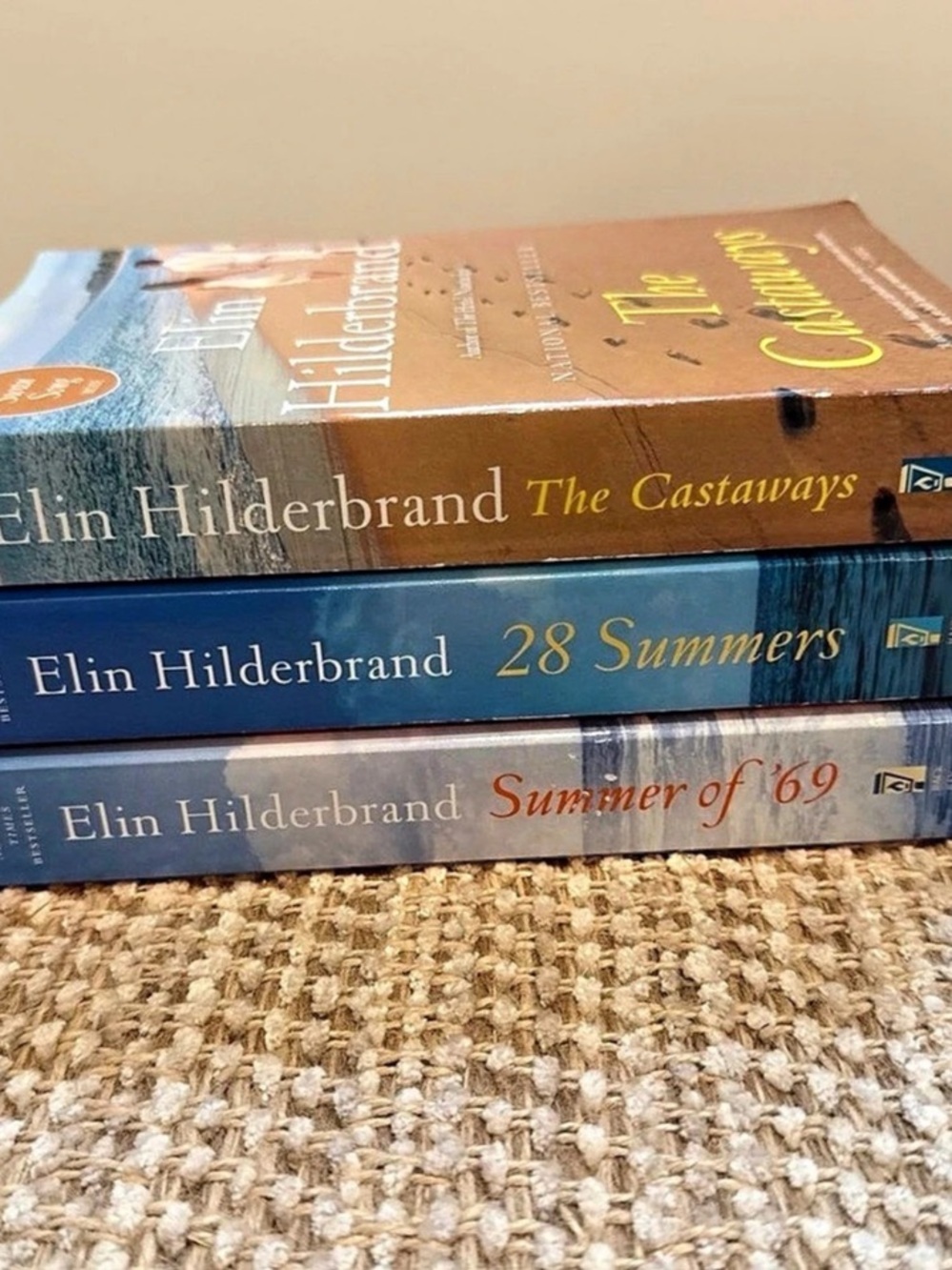 Elin Hilderbrand 3-Book Bundle: The Castaways, 28 Summers, Summer of 69 - Picture 3 of 6